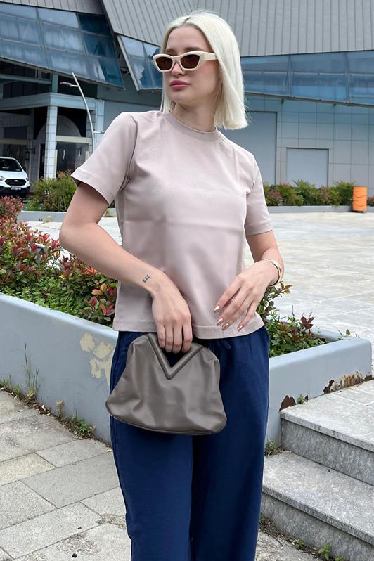 Bej Bisiklet Yaka Basic Kadın Tişört MG2075