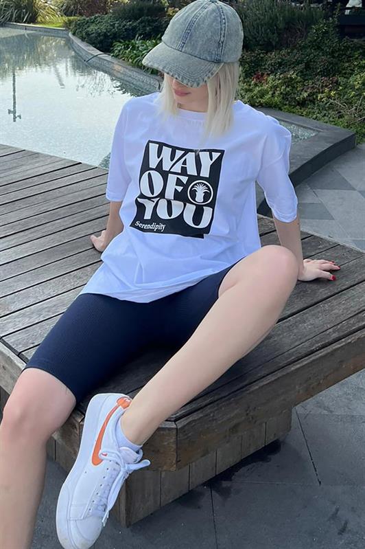 Beyaz Baskılı Bisiklet Yaka Overfit Kadın Tişört MG1999