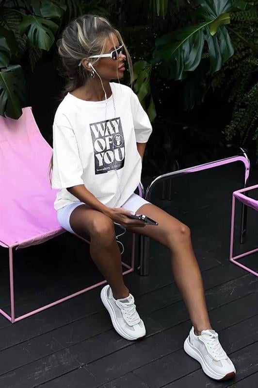 Beyaz Baskılı Bisiklet Yaka Overfit Kadın Tişört MG1999