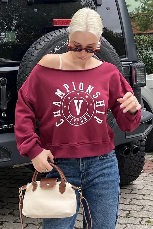 Bordo Kayık Yaka Baskılı Kadın Sweatshirt MG2205