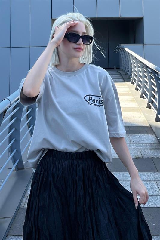 Boyalı Gri Oversize Sırt Baskılı Bisiklet Yaka Kısa Kollu Kadın Tişört MG2127