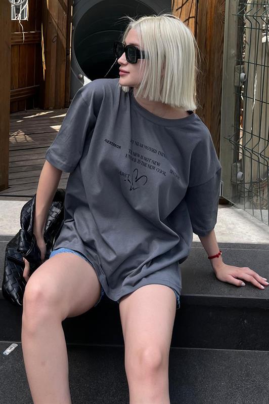 Füme Oversize Kalp Baskılı Bisiklet Yaka Kısa Kollu Kadın Tişört MG2129