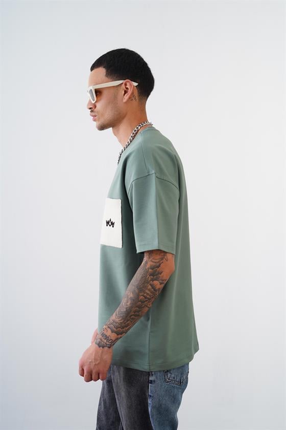 Kingbrich Bisiklet Yaka Tek Cepli Oversize Kalıp Logolu Tişört