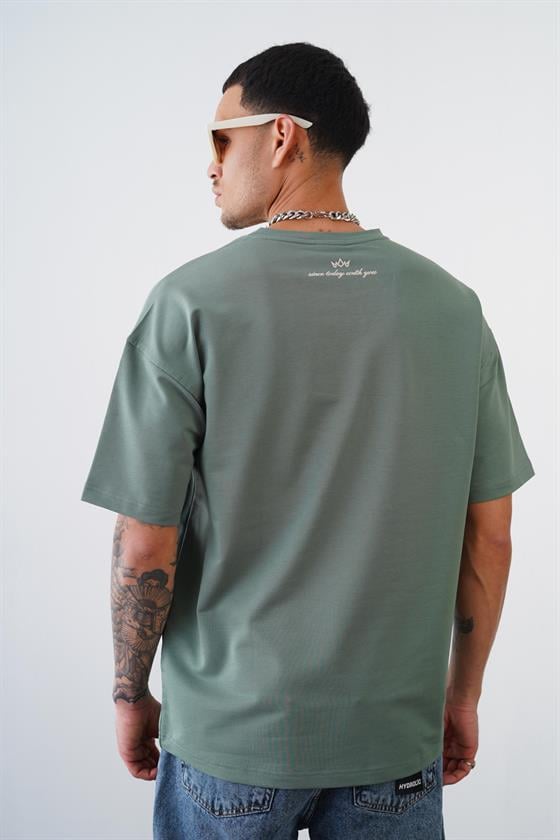 Kingbrich Bisiklet Yaka Tek Cepli Oversize Kalıp Logolu Tişört