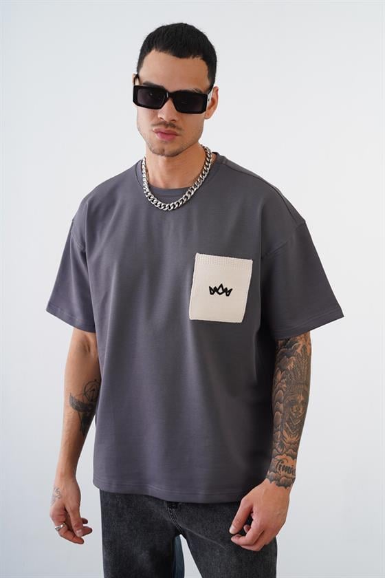 Kingbrich Bisiklet Yaka Tek Cepli Oversize Kalıp Logolu Tişört