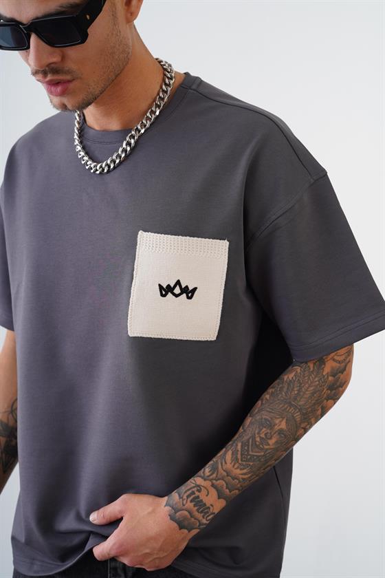 Kingbrich Bisiklet Yaka Tek Cepli Oversize Kalıp Logolu Tişört