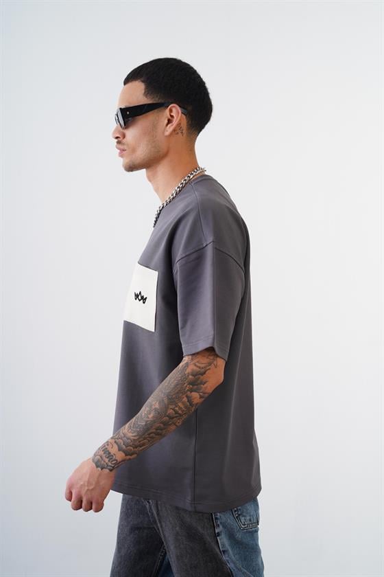 Kingbrich Bisiklet Yaka Tek Cepli Oversize Kalıp Logolu Tişört