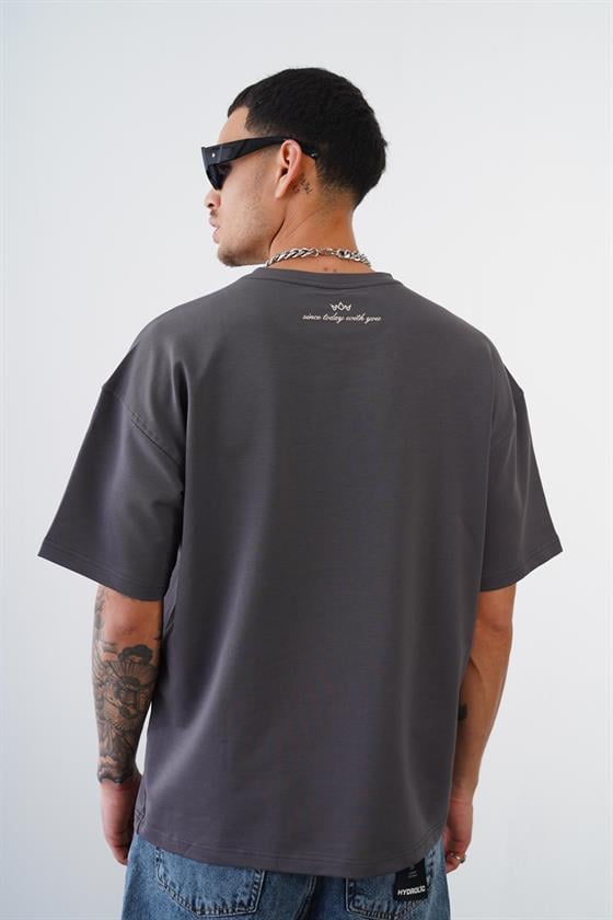 Kingbrich Bisiklet Yaka Tek Cepli Oversize Kalıp Logolu Tişört