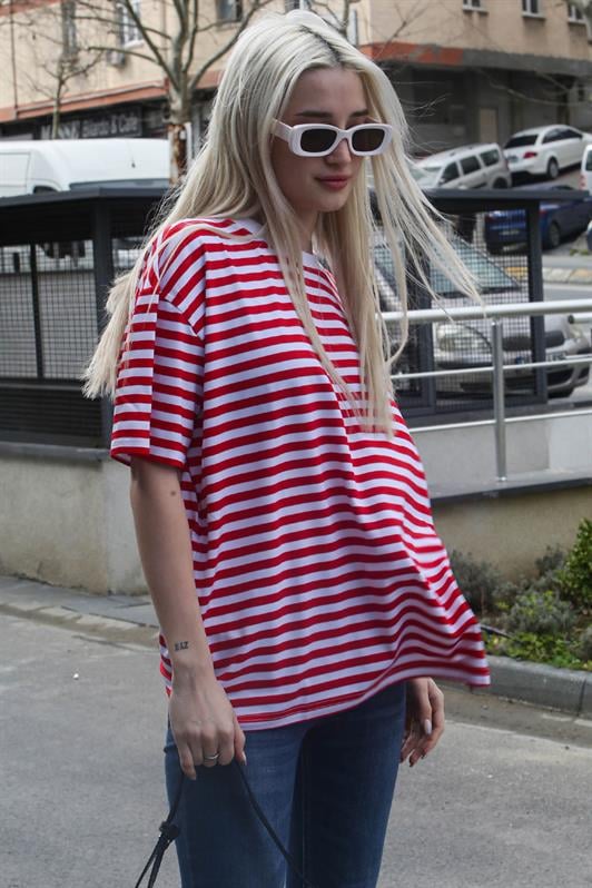 Kırmızı Çizgili Bisiklet Yaka Kadın Tişört MG1656