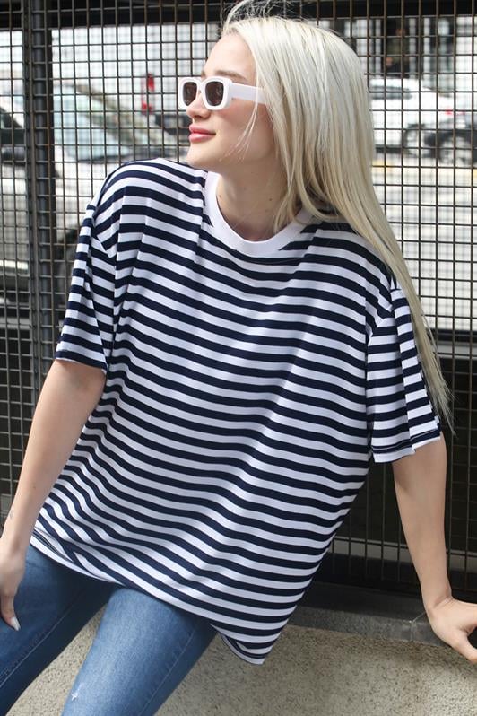 Lacivert Çizgili Bisiklet Yaka Kadın Tişört MG1656