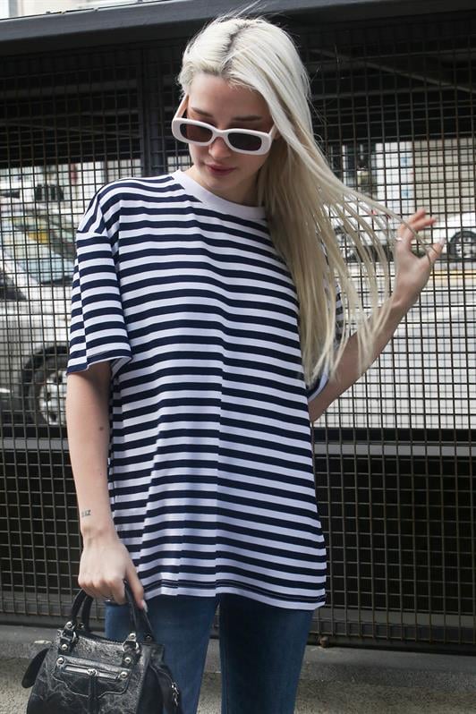 Lacivert Çizgili Bisiklet Yaka Kadın Tişört MG1656