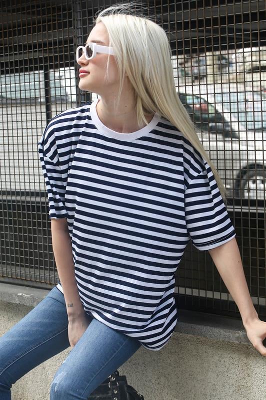 Lacivert Çizgili Bisiklet Yaka Kadın Tişört MG1656