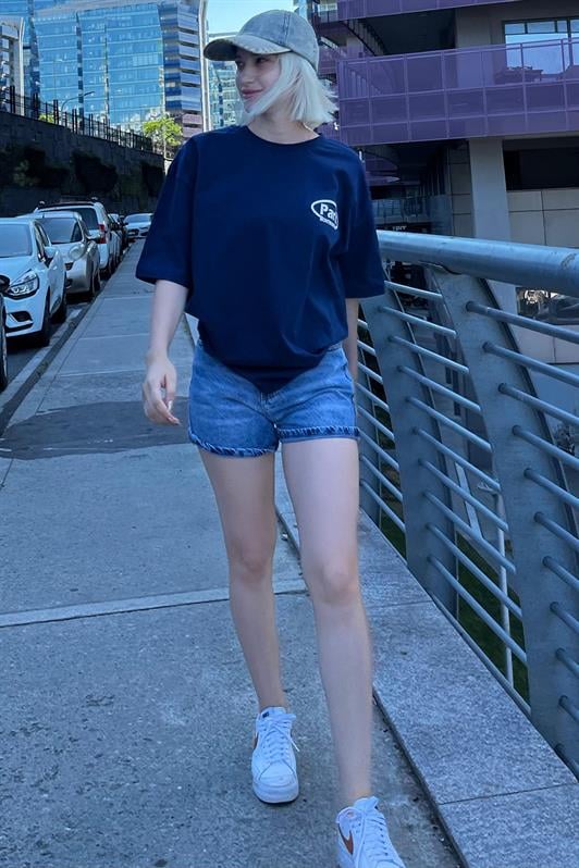 Lacivert Oversize Sırt Baskılı Bisiklet Yaka Kısa Kollu Kadın Tişört MG2127