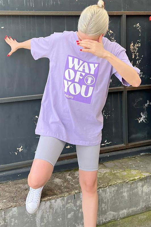 Lila Baskılı Bisiklet Yaka Overfit Kadın Tişört MG1999