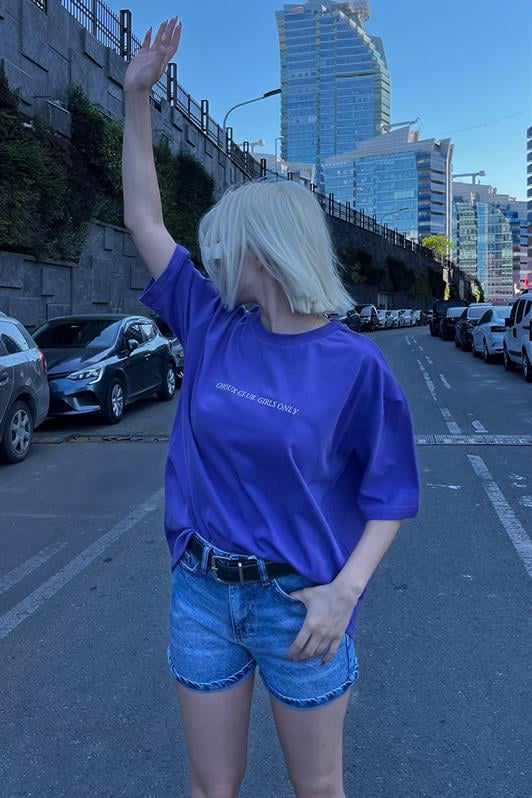 Mor Oversize Sırt Ve Ön Baskılı Bisiklet Yaka Kısa Kollu Kadın Tişört MG2130