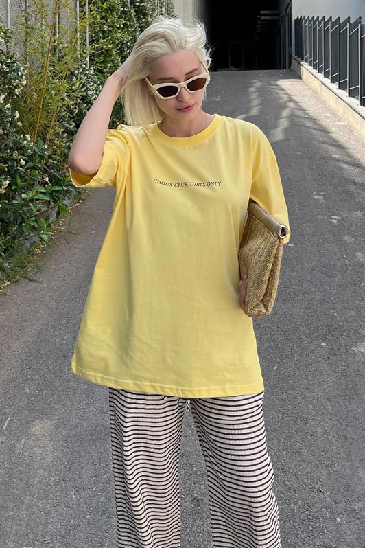 Sarı Oversize Sırt Ve Ön Baskılı Bisiklet Yaka Kısa Kollu Kadın Tişört MG2130