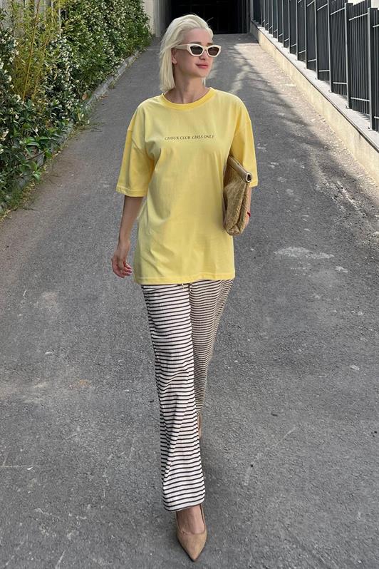 Sarı Oversize Sırt Ve Ön Baskılı Bisiklet Yaka Kısa Kollu Kadın Tişört MG2130