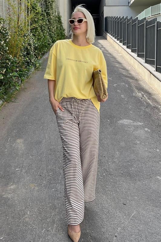 Sarı Oversize Sırt Ve Ön Baskılı Bisiklet Yaka Kısa Kollu Kadın Tişört MG2130