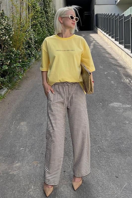 Sarı Oversize Sırt Ve Ön Baskılı Bisiklet Yaka Kısa Kollu Kadın Tişört MG2130