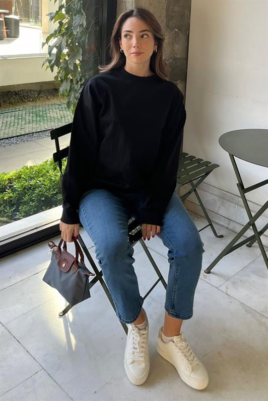 Siyah Bisiklet Yaka Basic Sweatshirt MG2185