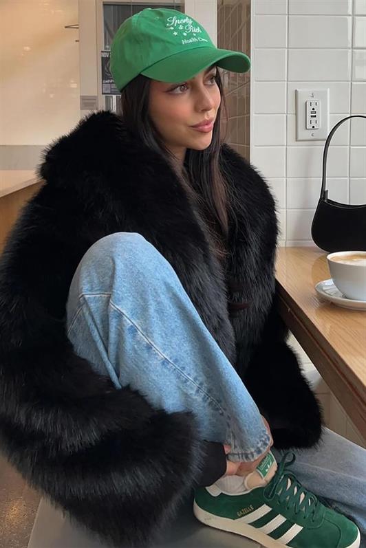 Siyah Kruvaze Yaka Yumuşak Doku Astarlı Kadın Kürk MG2175