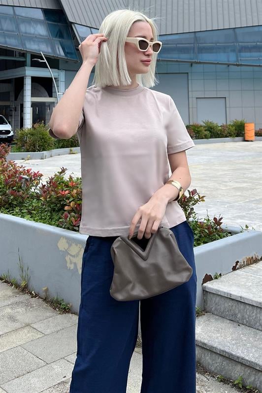 Bej Bisiklet Yaka Basic Kadın Tişört MG2075