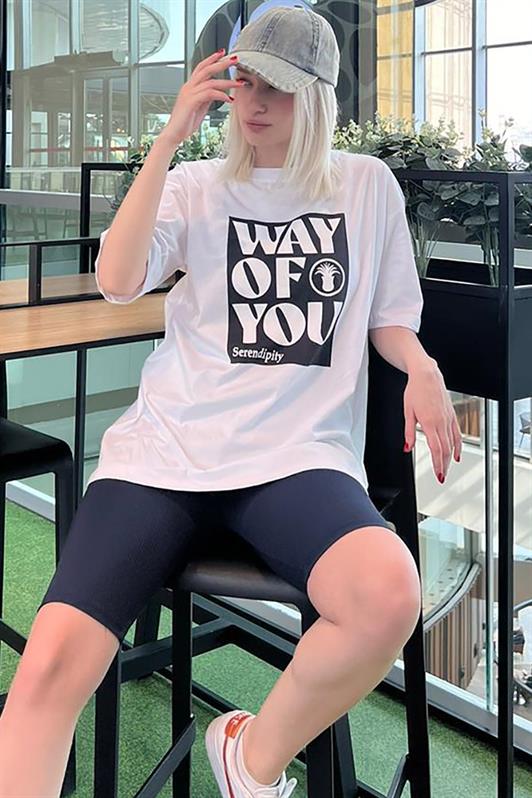 Beyaz Baskılı Bisiklet Yaka Overfit Kadın Tişört MG1999