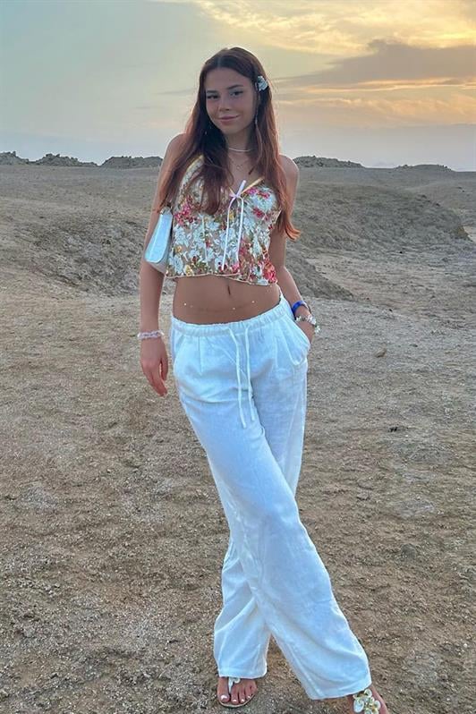 Beyaz Beli Büzgülü Wide Leg Kadın Kumaş Pantolon MG1950