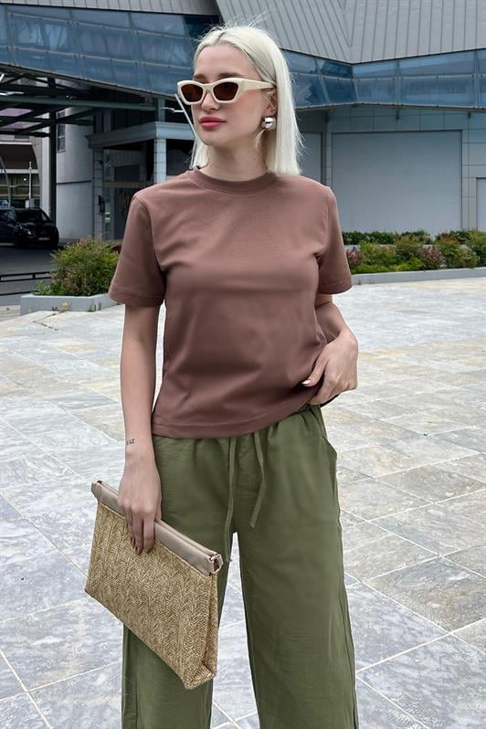 Kahverengi Bisiklet Yaka Basic Kadın Tişört MG2075