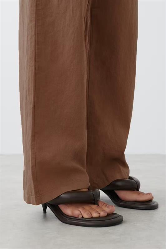 Kahverengi Elastik Belli Bol Kesim Kadın Pantolon MG2020