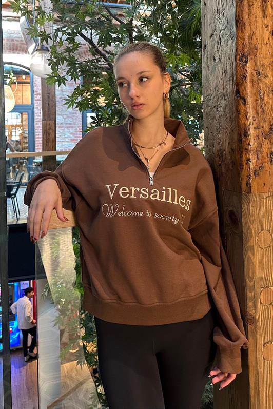 Kahverengi Yarım Fermuarlı Baskılı Sweatshirt MG2240
