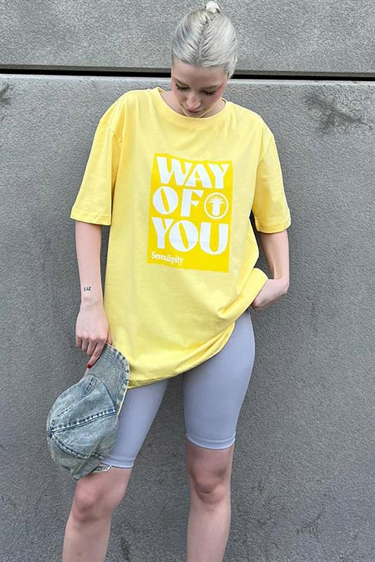 Sarı Baskılı Bisiklet Yaka Overfit Kadın Tişört MG1999