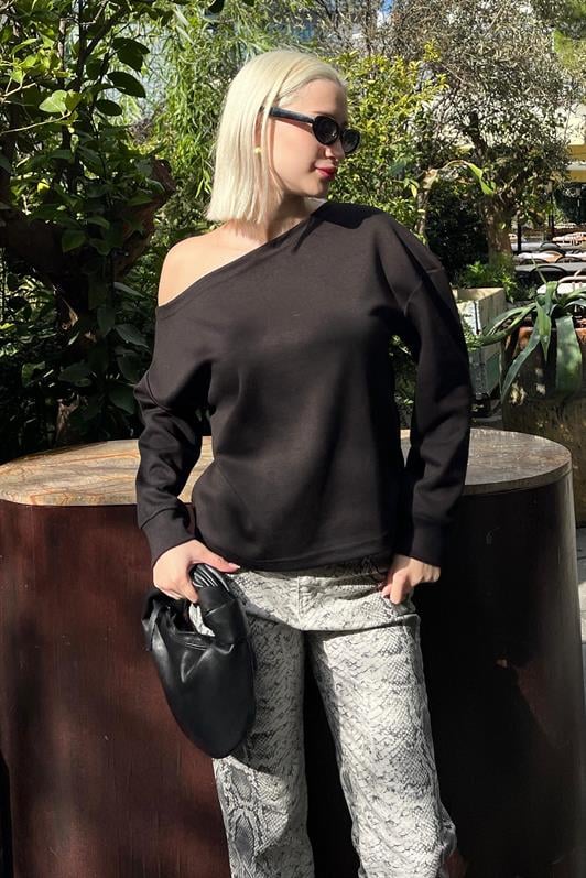 Siyah Kayık Yaka Basic Sweatshirt MG2228