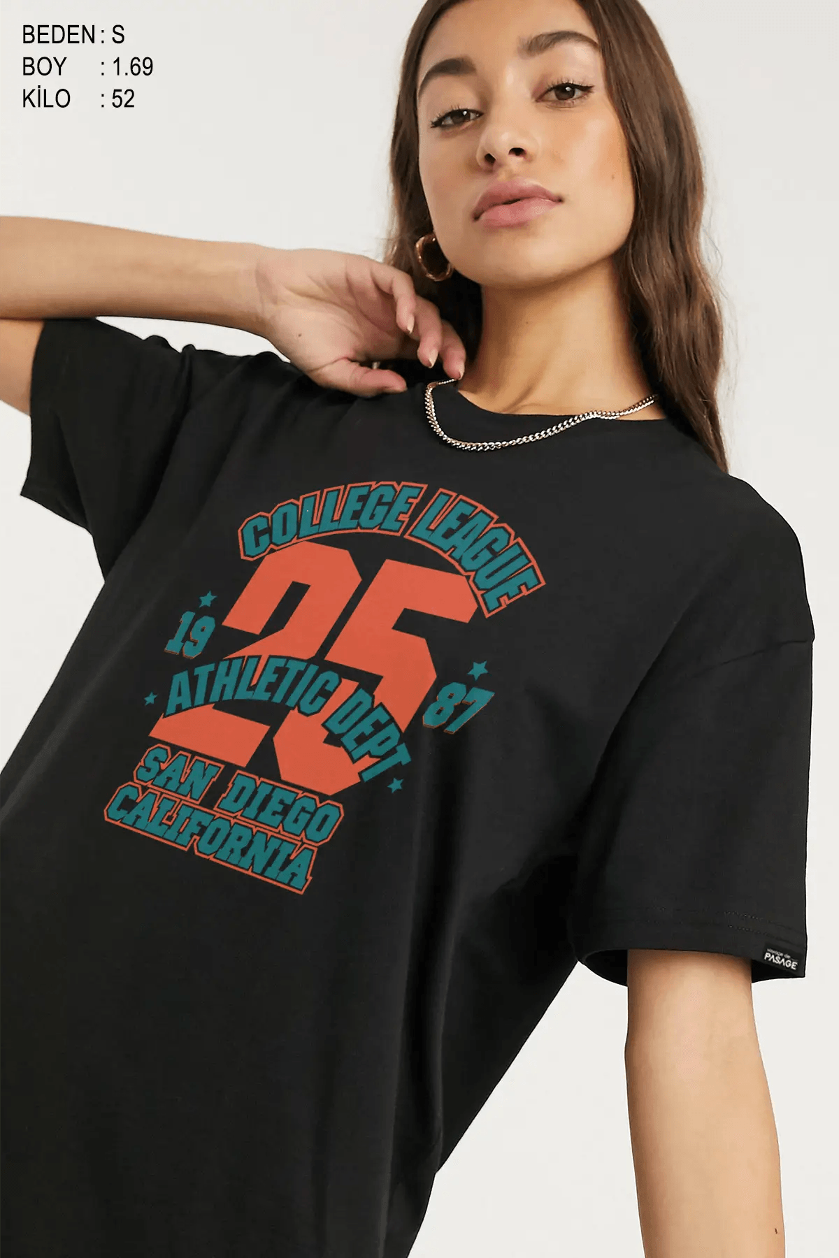 College League Oversize Kadın Tişört - PΛSΛGE