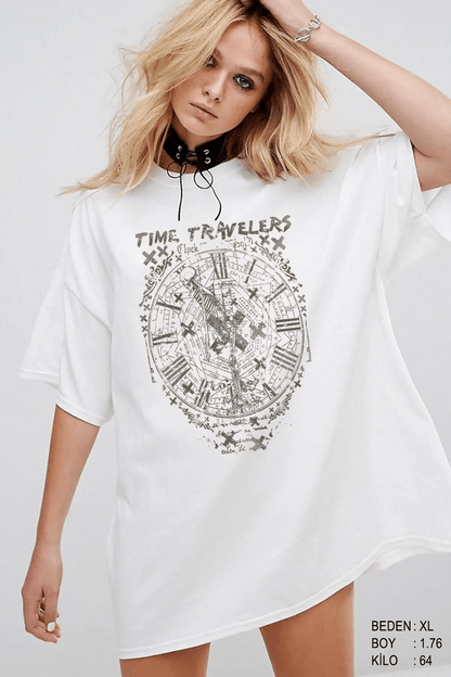 Time Travelers Oversize Kadın Tişört - PΛSΛGE